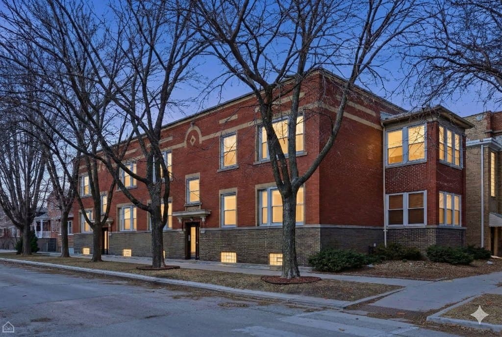 2200 W Winona St Unit 2