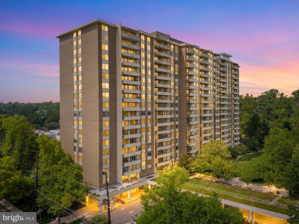 5101 River Rd Apt 1103, Washington