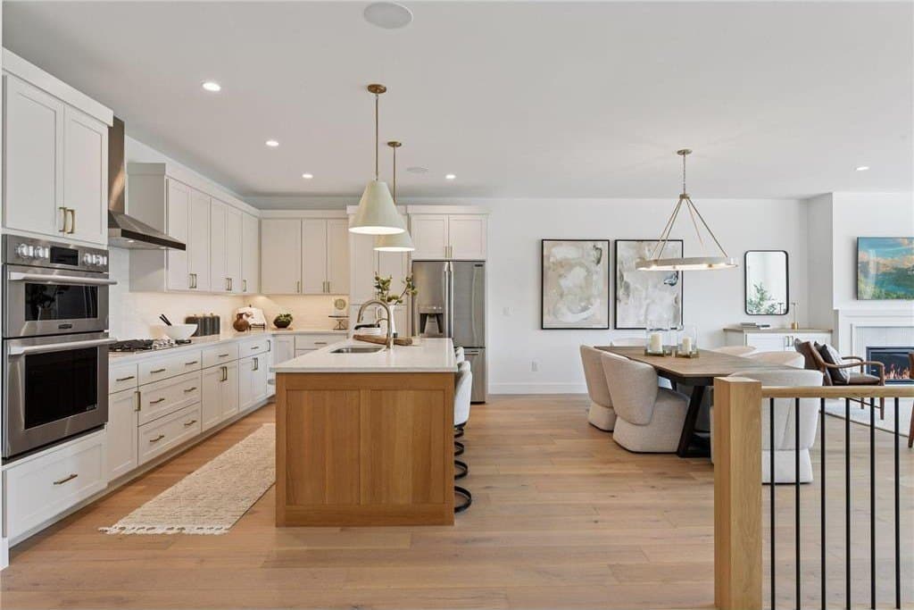 5833 Vernon Ln, Edina