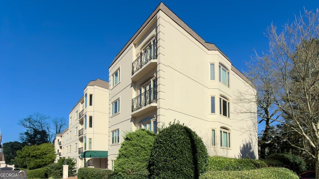 3638 Peachtree Rd NE Apt 406