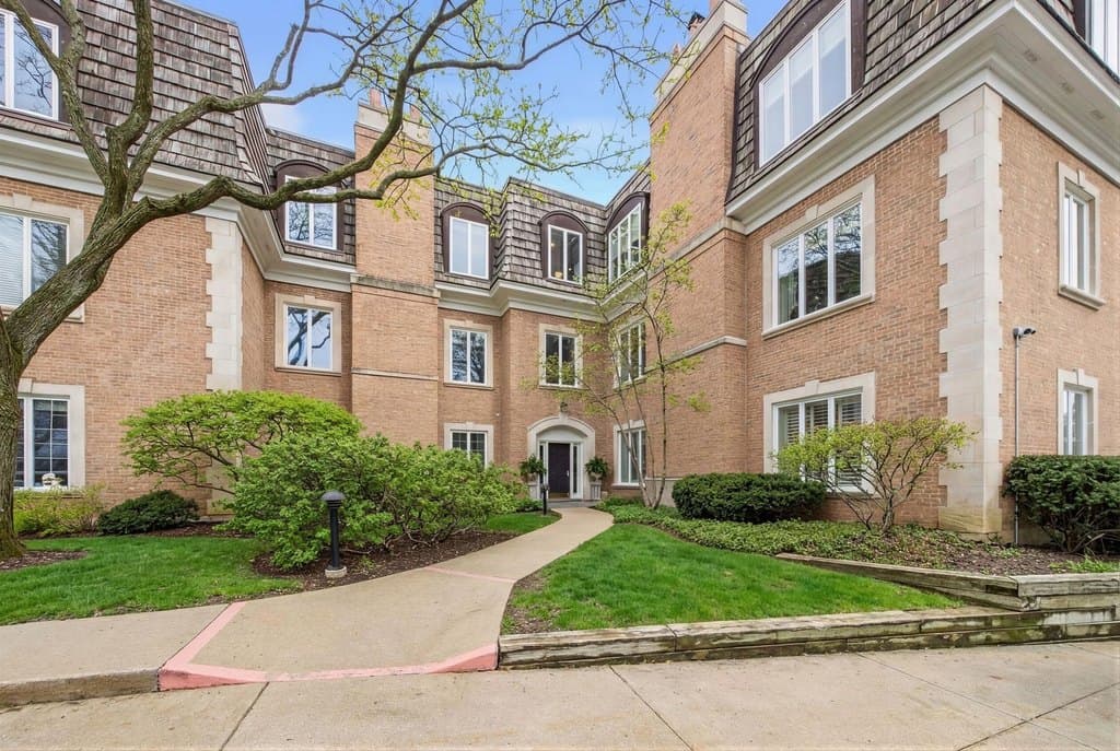 485 Oakwood Ave Apt D2, Lake Forest