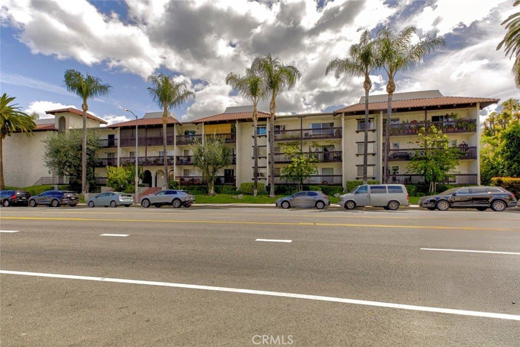 5334 Lindley Ave Unit 337