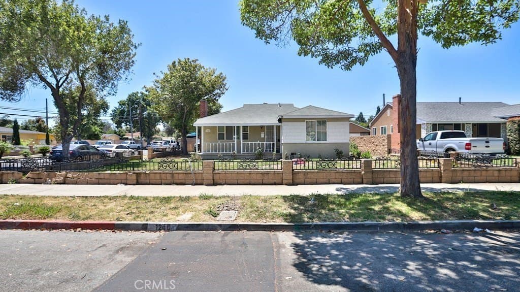 1246 S Baker St