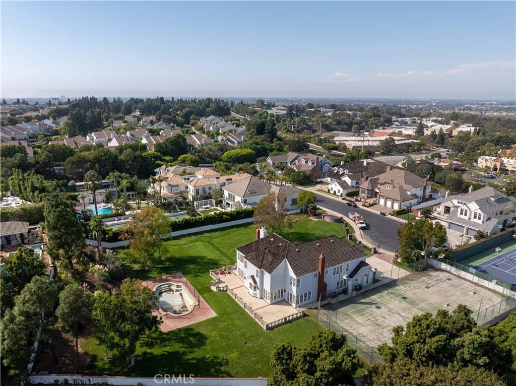 9 Leesbury Ct, Newport Beach