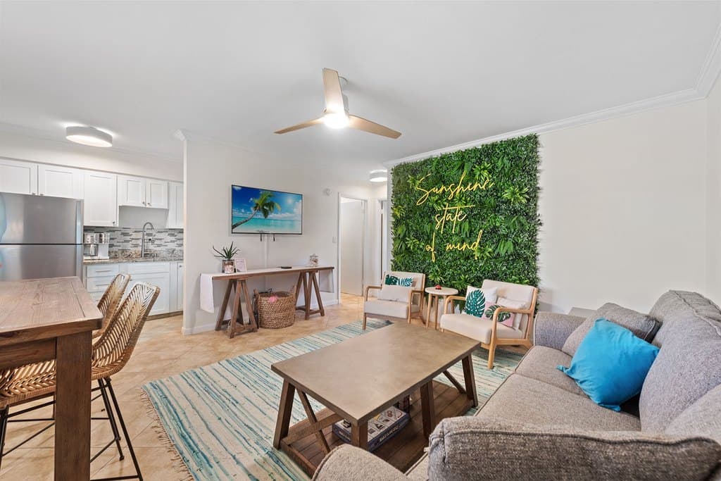 235 Seaview Ct Apt F7, Marco Island