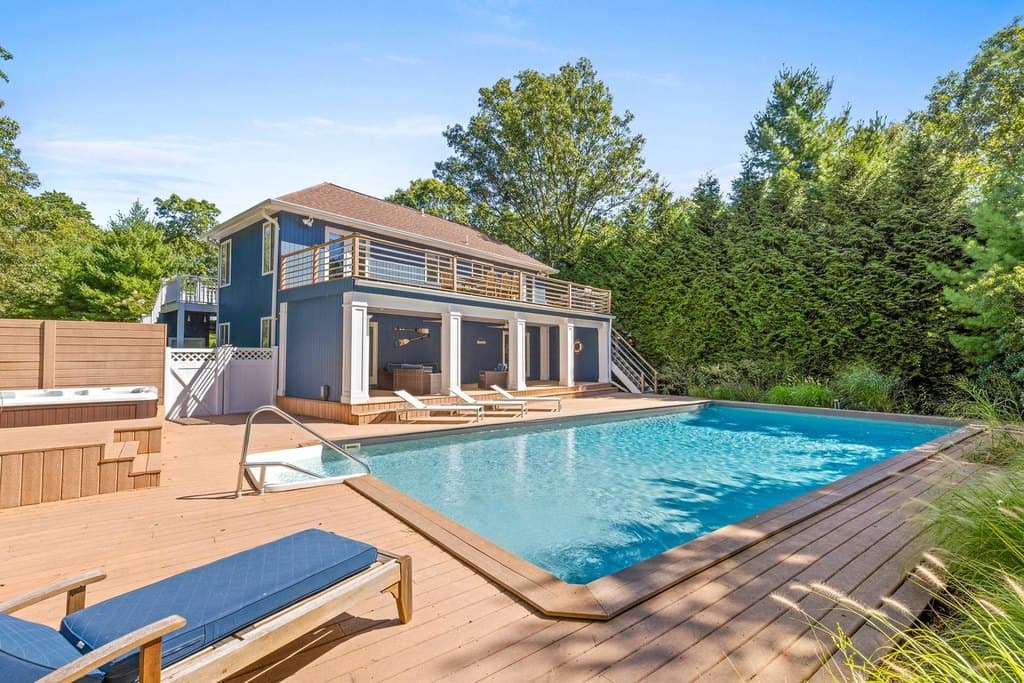 65 Edwards Hole Rd, East Hampton