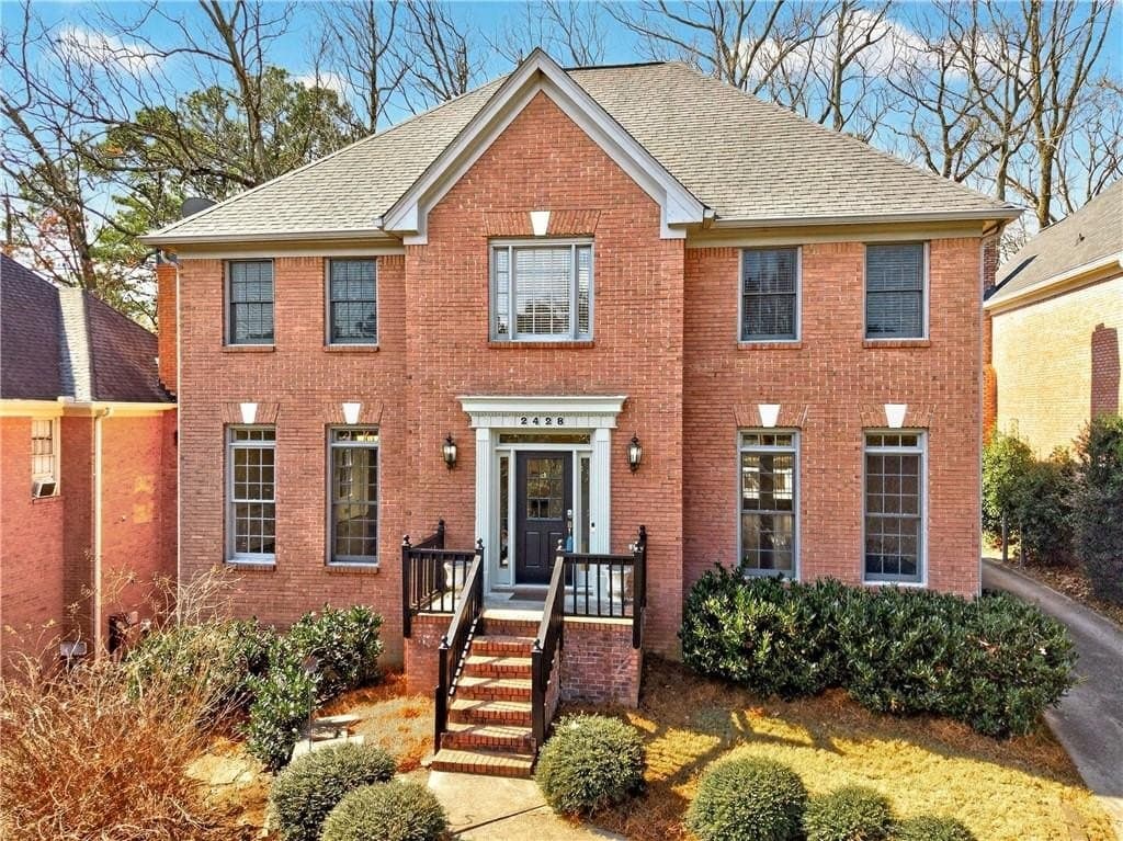 2428 Kings Arms Dr NE