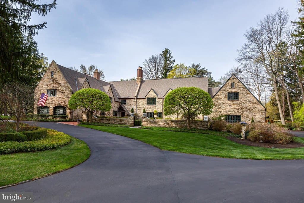 458 Huston Rd, Wayne