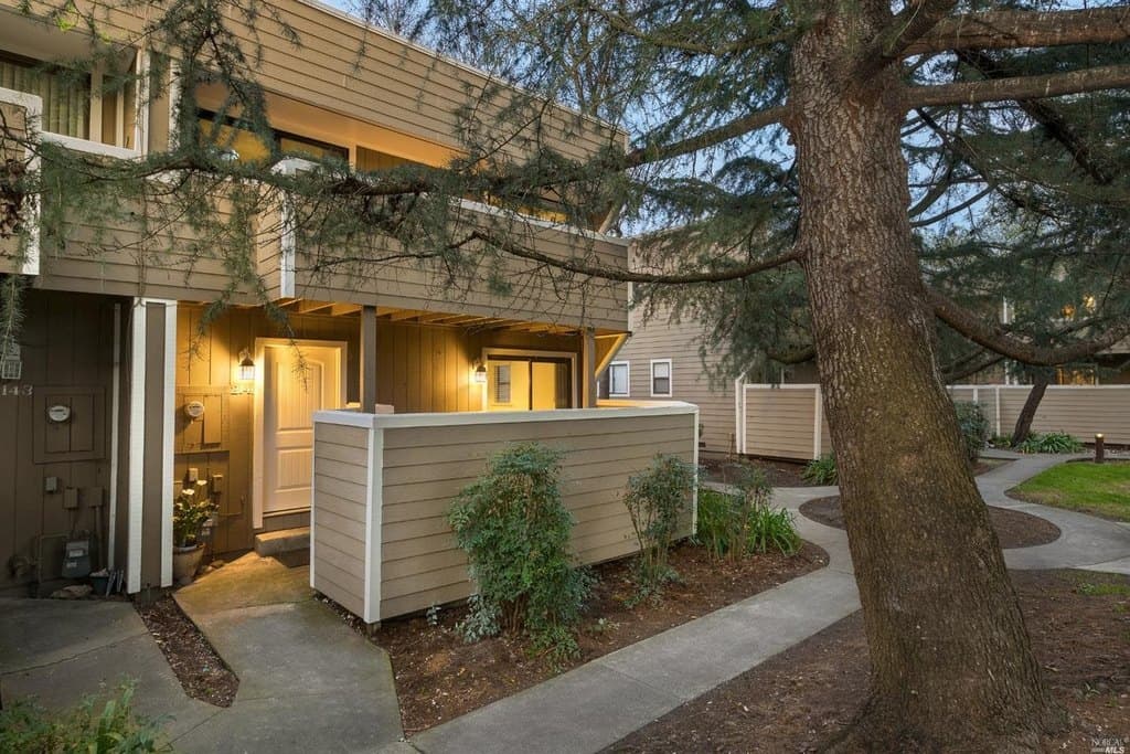 2141 W Steele Ln, Santa Rosa