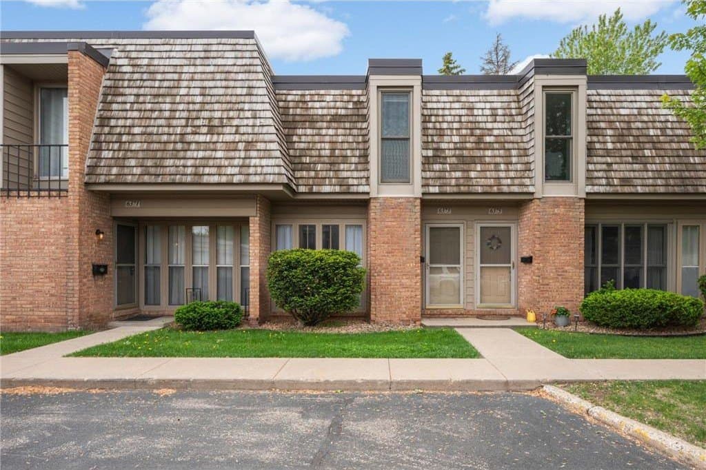 6373 Barrie Rd, Edina