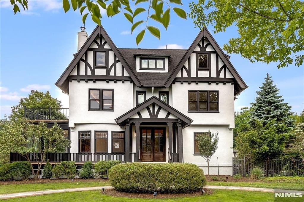2 Russell Ter, Montclair