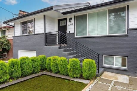 7305 32nd Ave S