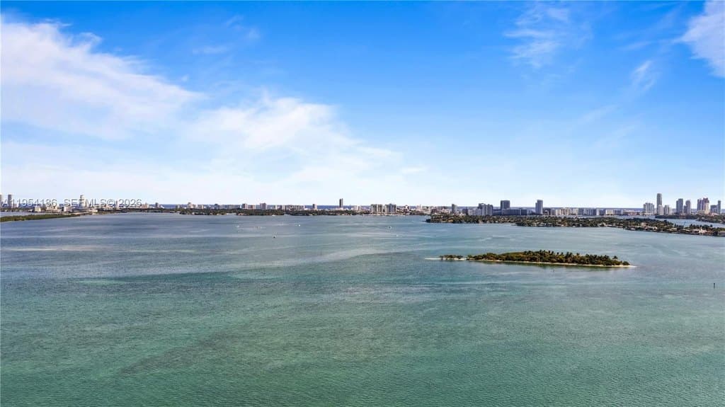 700 NE 26th Ter Unit 2404