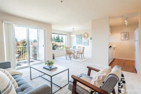 10744 Greenwood Ave N Apt 302