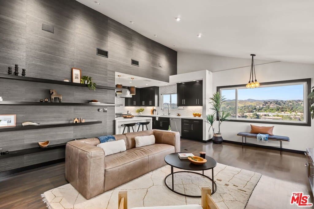28207 Laura La Plante Dr, Agoura Hills