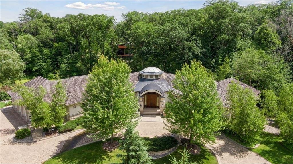 1989 Dwight Ln, Minnetonka