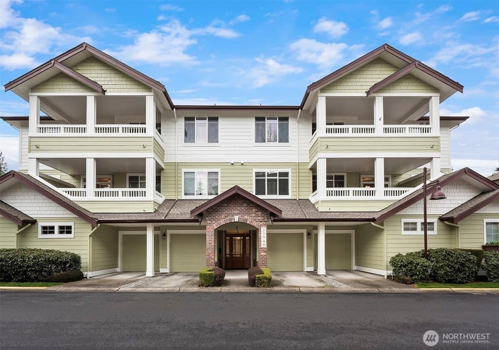23940 NE 115th Ln Unit 202, Redmond