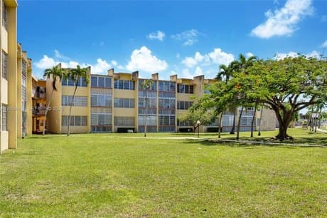 1551 NE Miami Gardens Dr Apt 322