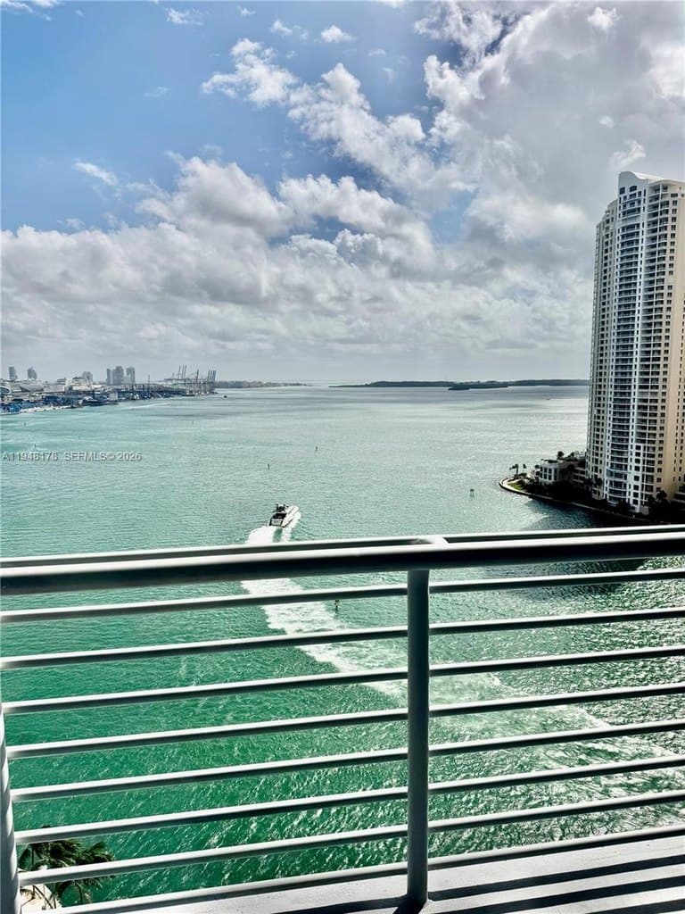 325 S Biscayne Blvd Apt 2226