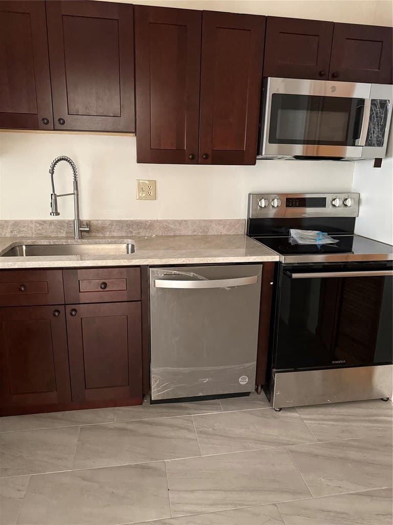 7901 Colony Cir S Apt 201, Fort Lauderdale