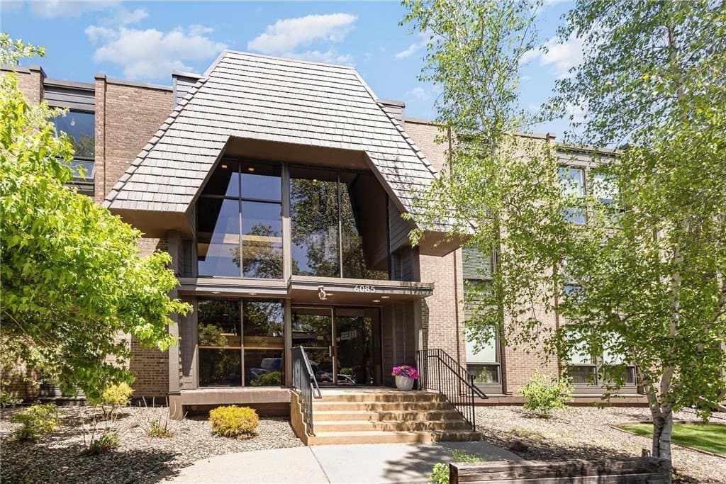 6085 Lincoln Dr Apt 220, Edina