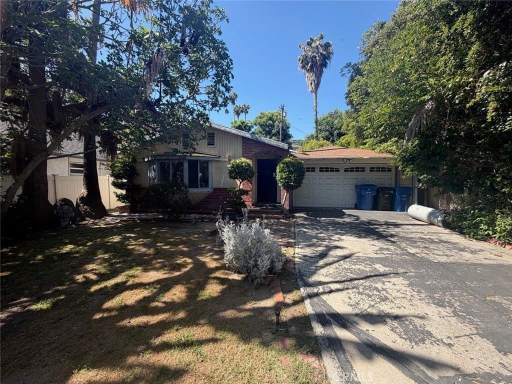 10862 Fruitland Dr