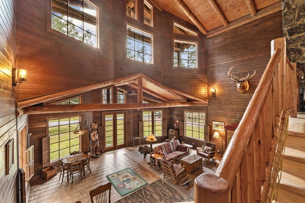 205 Siderius Ln, Bigfork