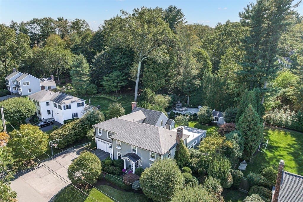 27 Radcliffe Rd, Wellesley