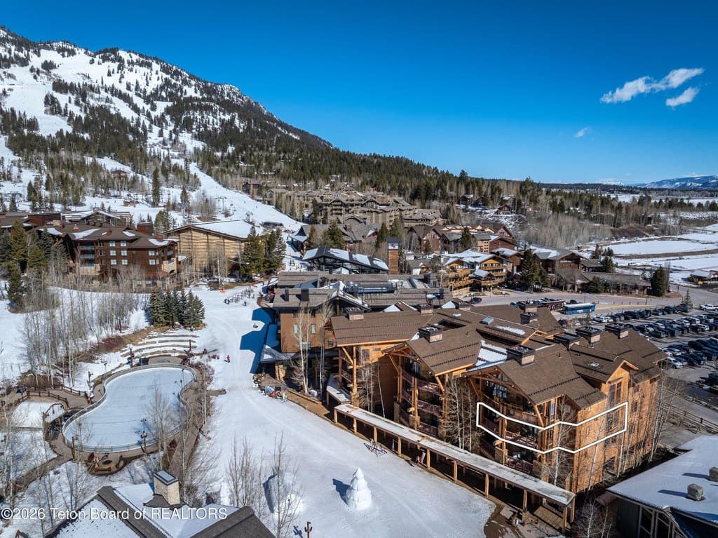 3285 W Village Dr Unit 302, Teton Village