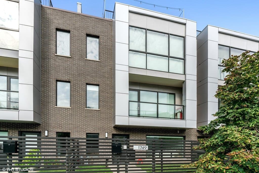 1749 N Winnebago Ave, Chicago