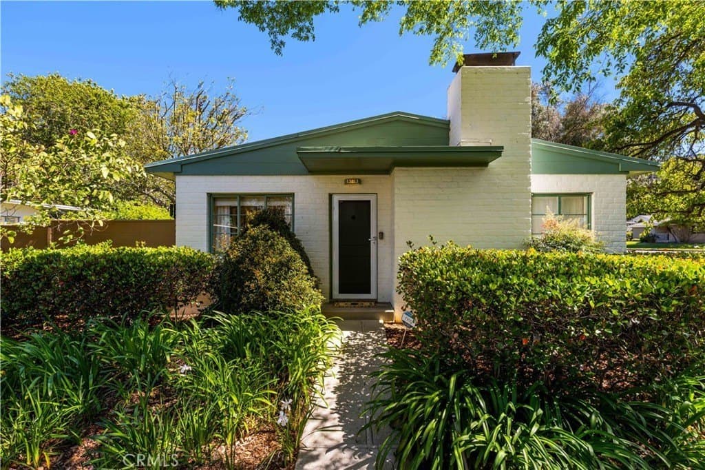 5528 Village Grn, Los Angeles