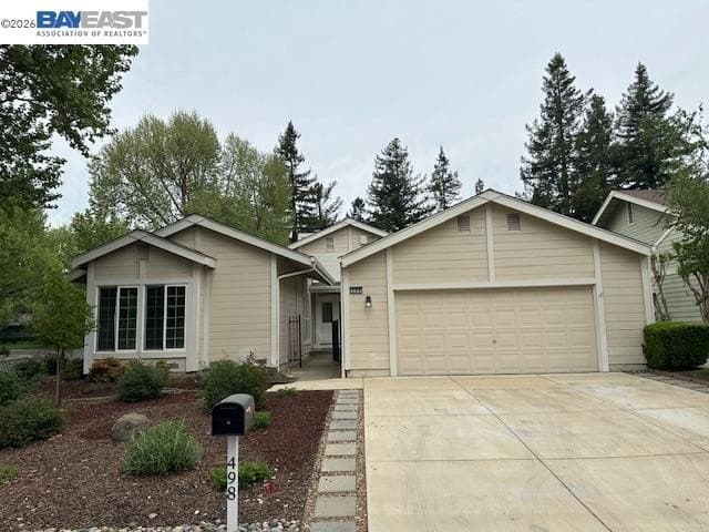 498 Freitas Rd, Danville