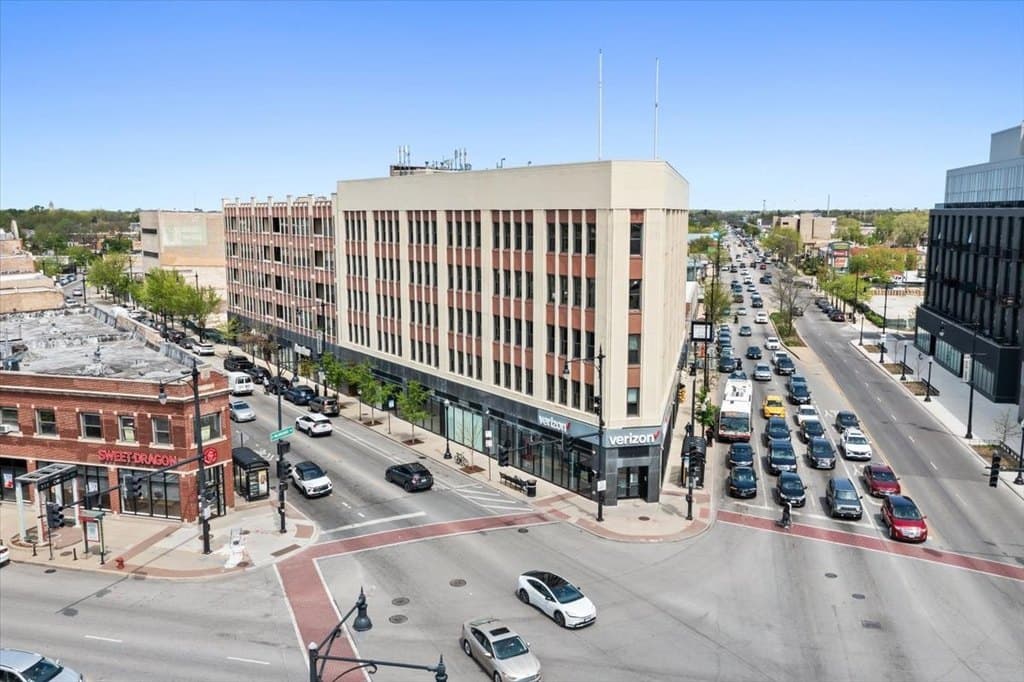 4015 N Milwaukee Ave Unit 214