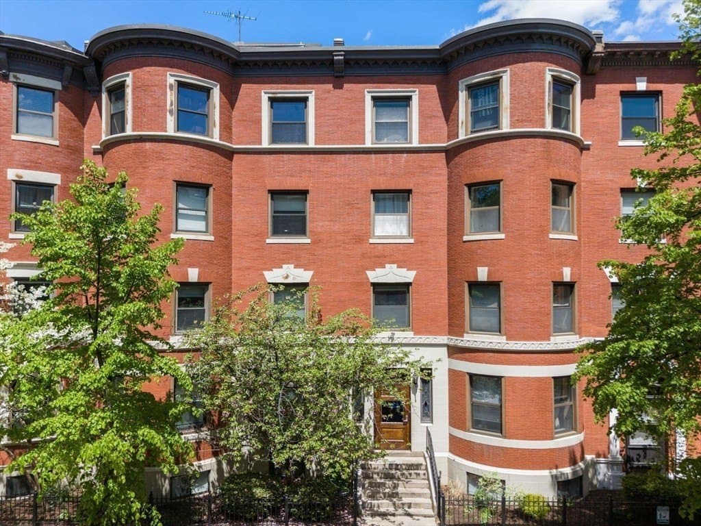 103 Gainsborough St Apt 108, Boston