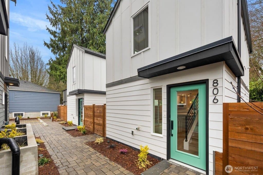 806 S Rose St, Seattle