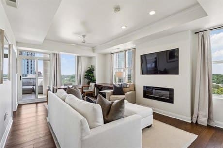 2881 Peachtree Rd NE Apt 1005