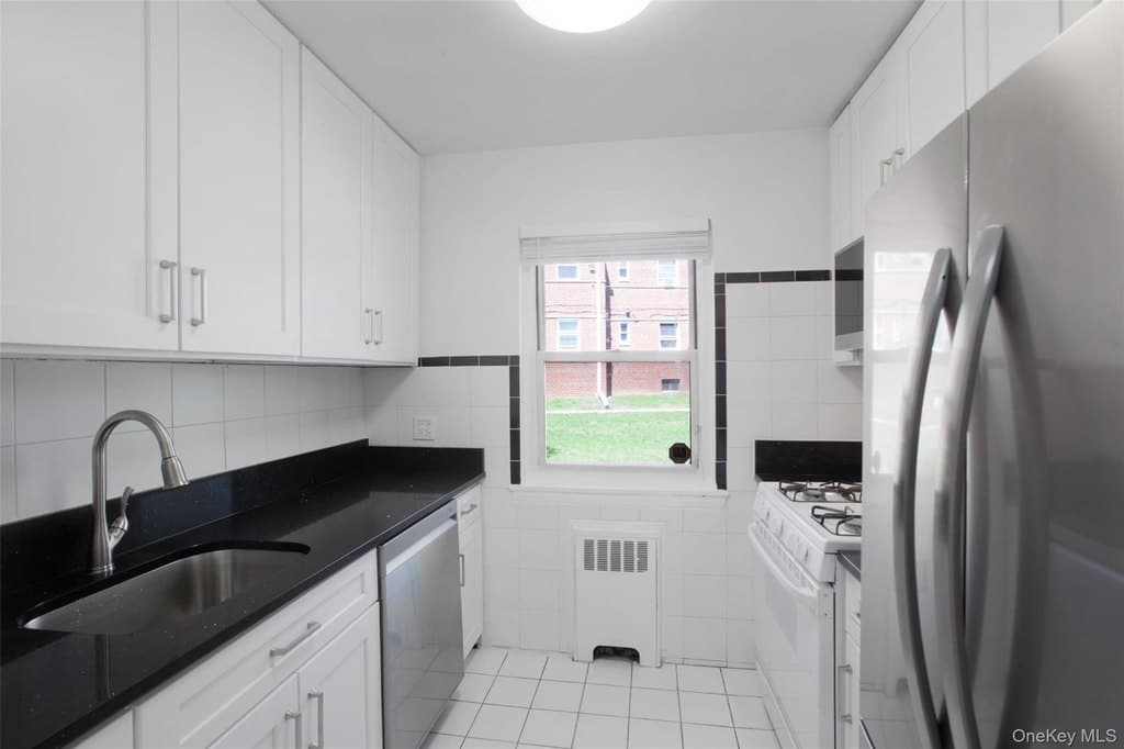 196-35 Dunton Hollis Ave Unit 1