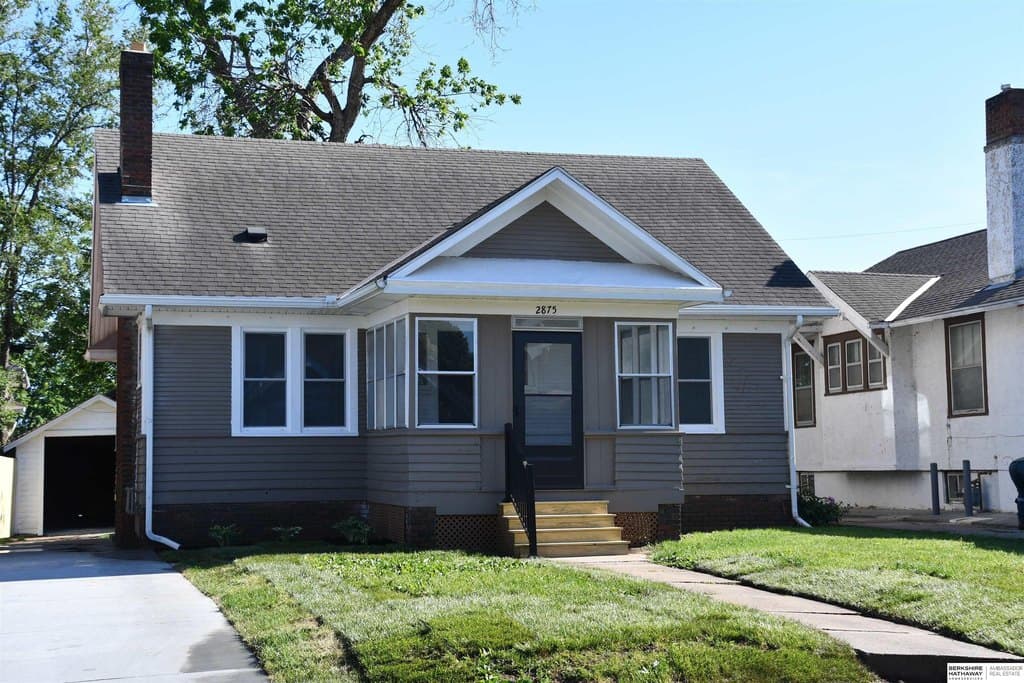 2875 Whitmore St, Omaha