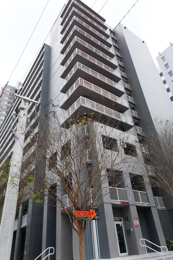 104 SW 9th St Apt 1403