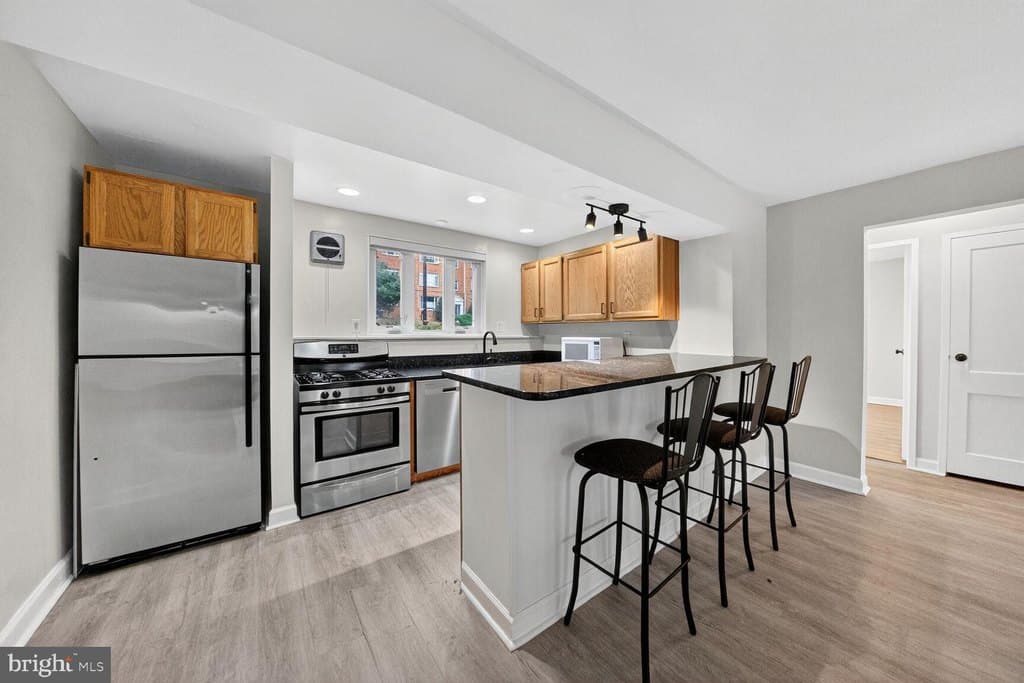 10403 Montrose Ave Unit 10403, Bethesda
