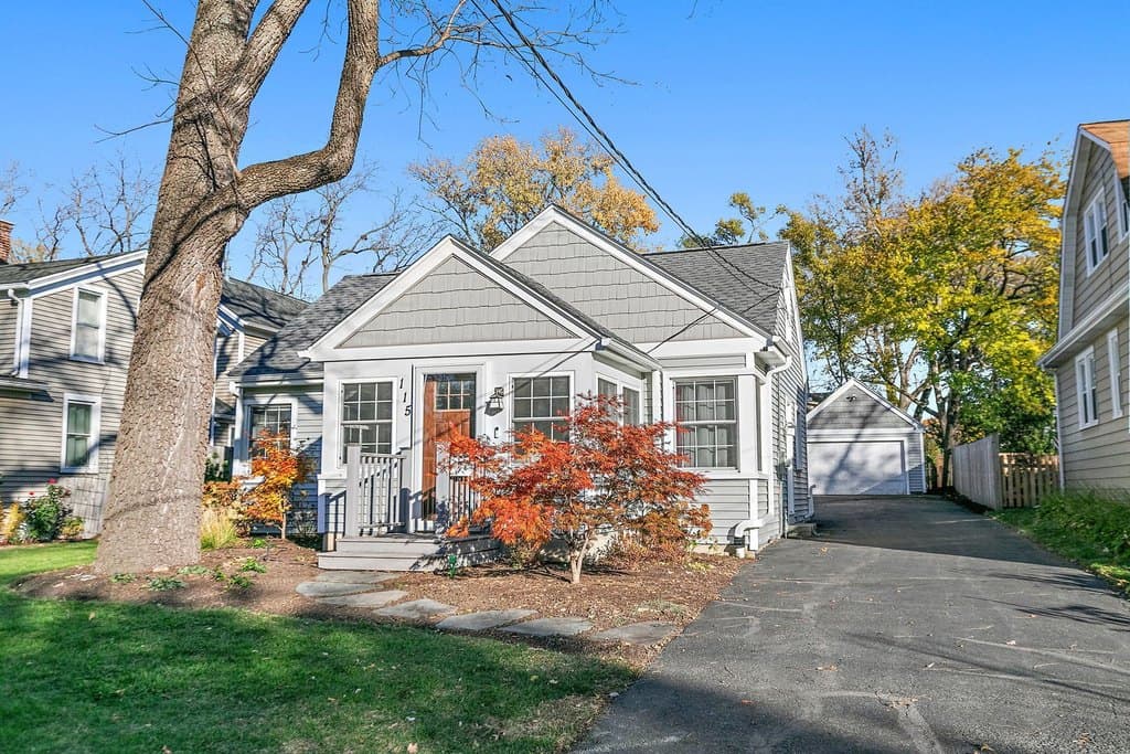 115 N Hager Ave, Barrington