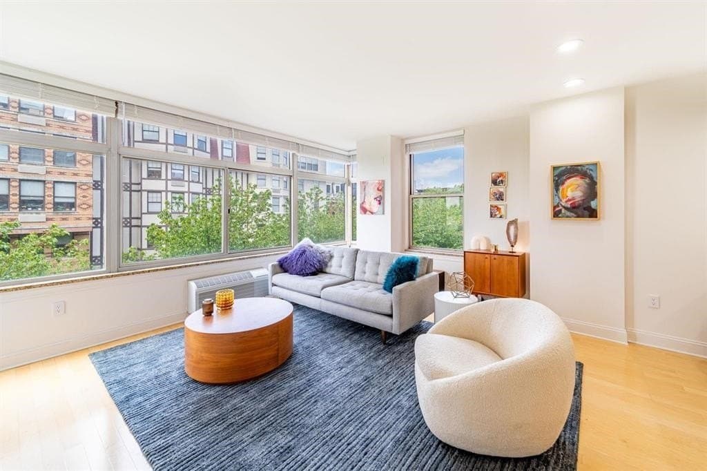 10 Regent St Apt 306, Jersey City
