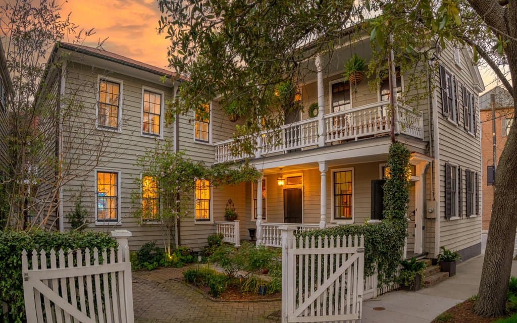 28 Warren St, Charleston