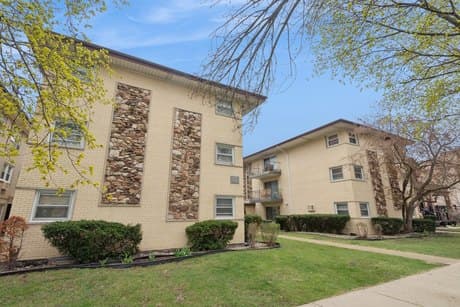 4229 N Kedvale Ave Apt 3B