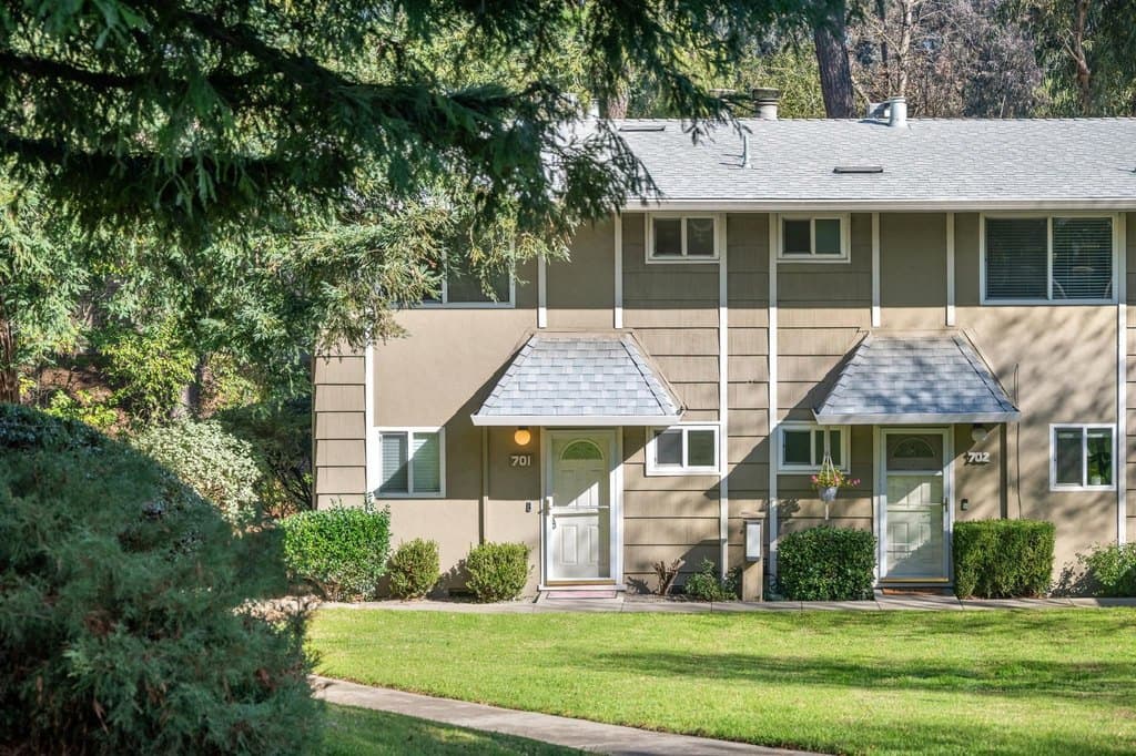 394 Ilo Ln Apt 701, Danville