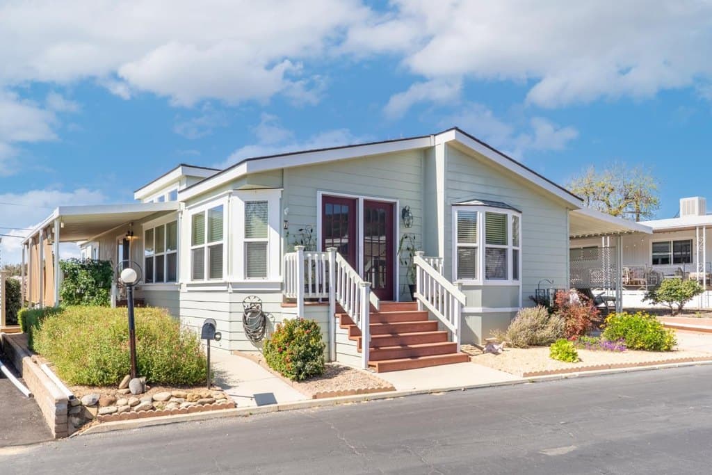 1202 Loma Dr Spc 7, Ojai