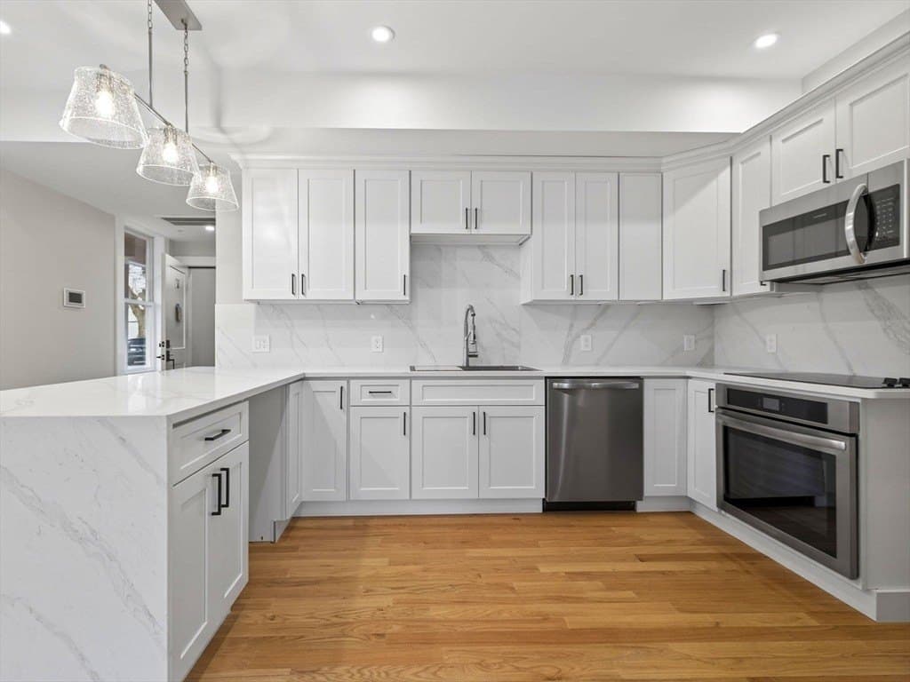 60 Stanley St Unit 101