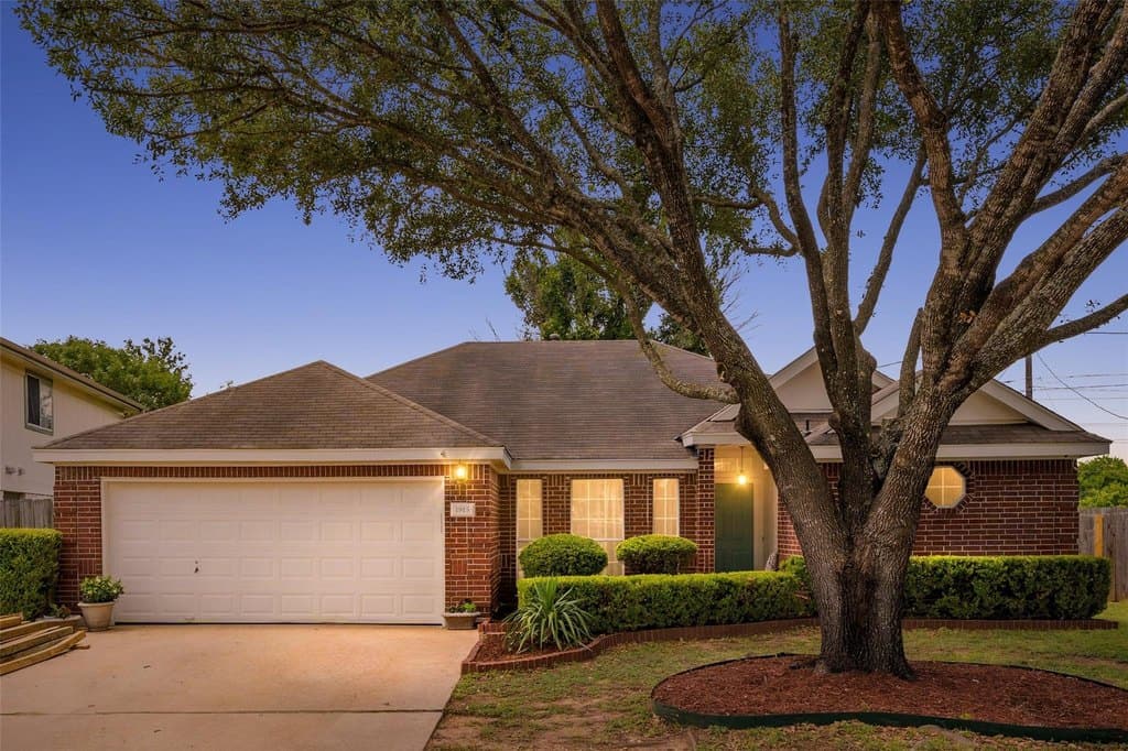 1815 Rusty Nail Loop, Round Rock