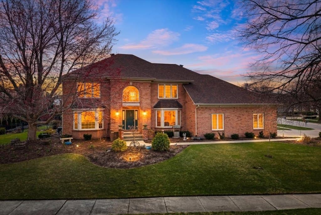 1576 Pine Lake Dr, Naperville