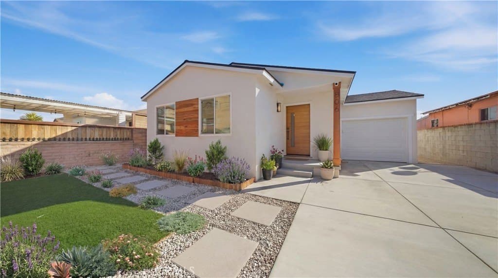 806 W 219th St, Torrance